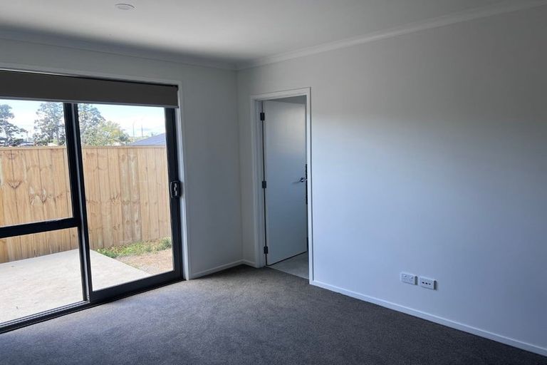 Photo of property in 5 Te Paahi Avenue, Waiuku, 2123