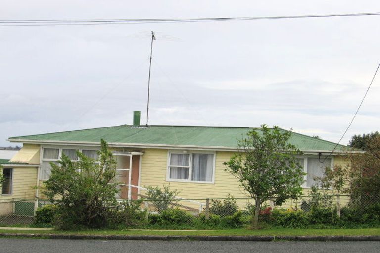 Photo of property in 6 Karaka Street, Helensville, 0800