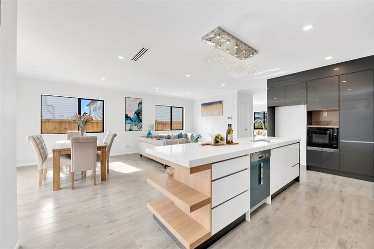 Photo of property in 96 Ksenia Drive, Flat Bush, Auckland, 2019