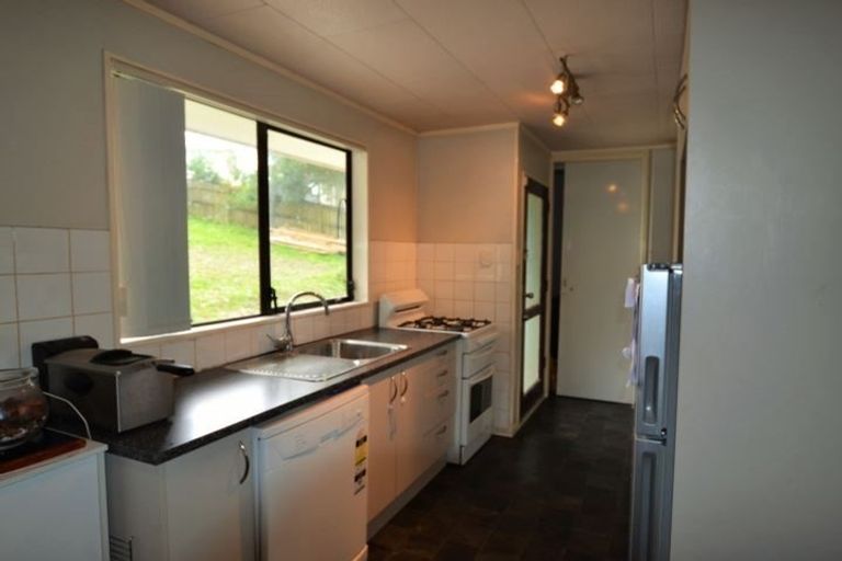 Photo of property in 106 Moire Road, West Harbour, Auckland, 0618