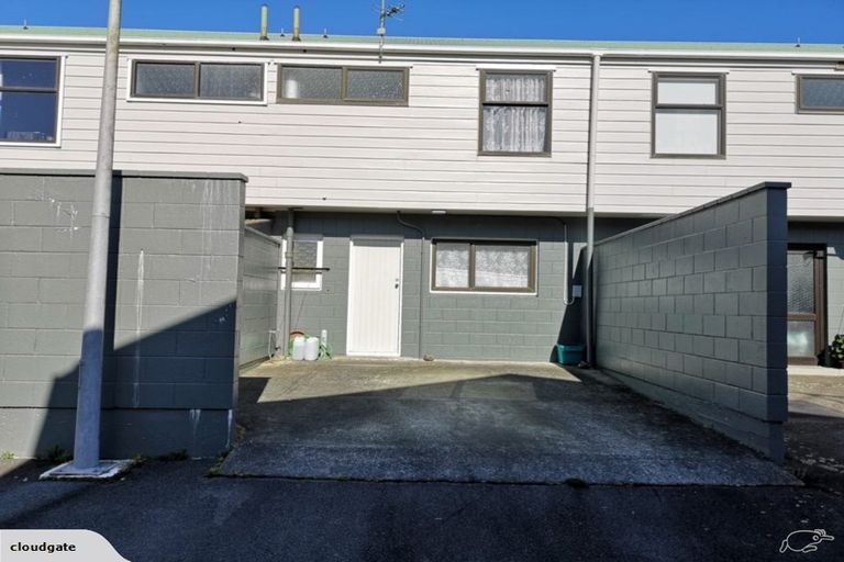 Photo of property in Lynbrae Court Flats, 20/4 Dr Taylor Terrace, Johnsonville, Wellington, 6037