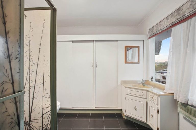 Photo of property in 33 Nevada Avenue, Pakuranga Heights, Auckland, 2010