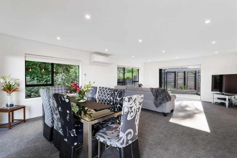 Photo of property in 13 Constable Lane, West Harbour, Auckland, 0618