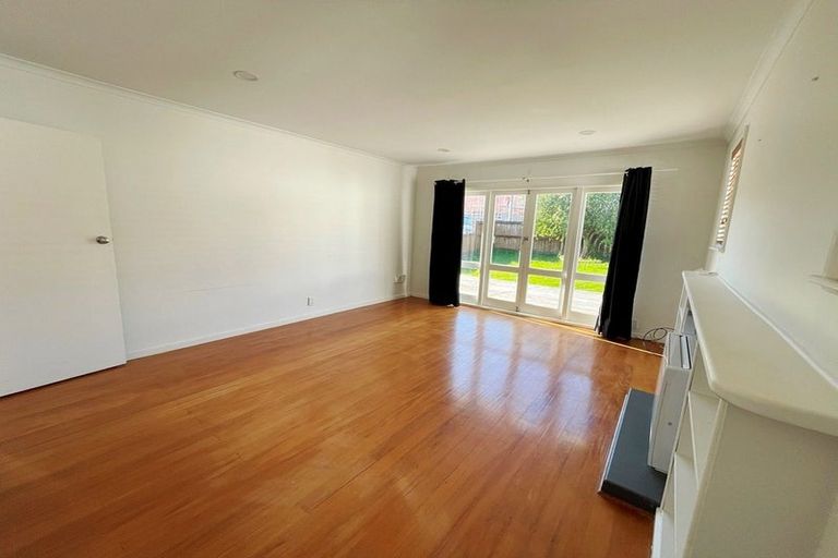 Photo of property in 1/10 Walter Street, Hauraki, Auckland, 0622