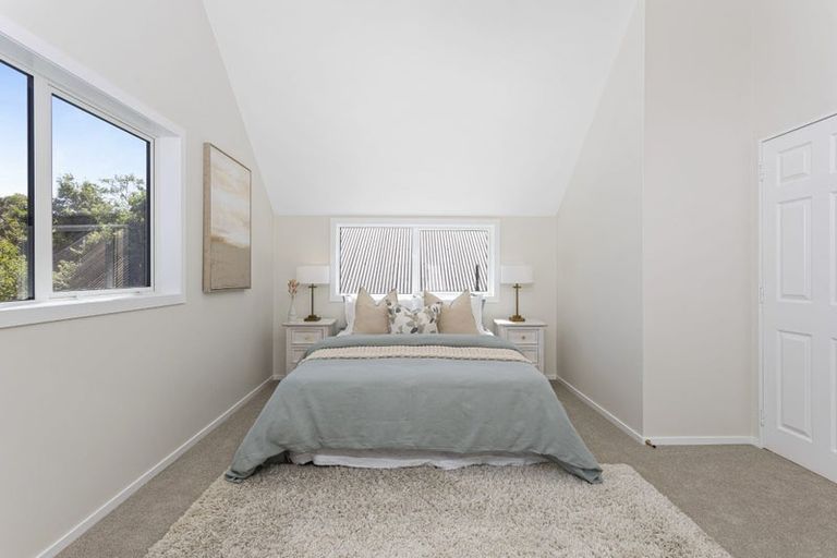 Photo of property in 1/31 Oteha Valley Road, Northcross, Auckland, 0632