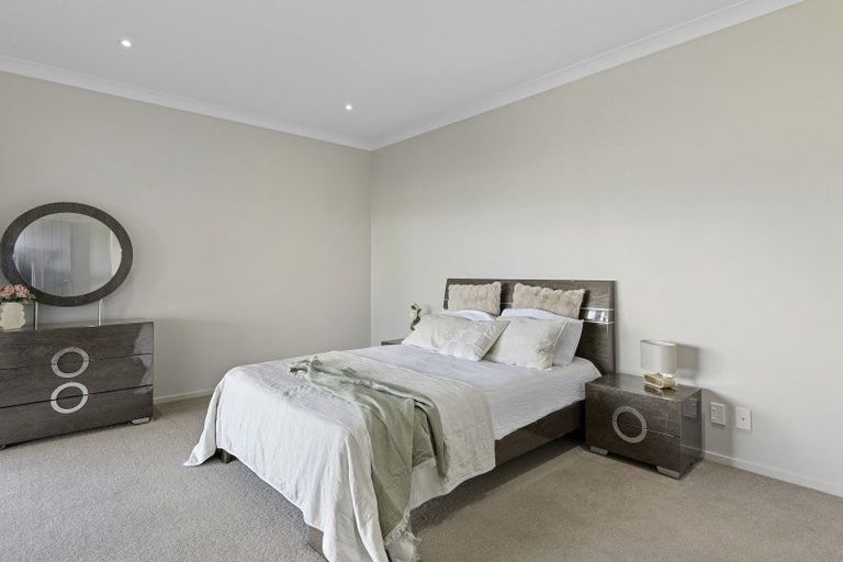 Photo of property in 34 Arahiwi Grove, Tirohanga, Lower Hutt, 5010