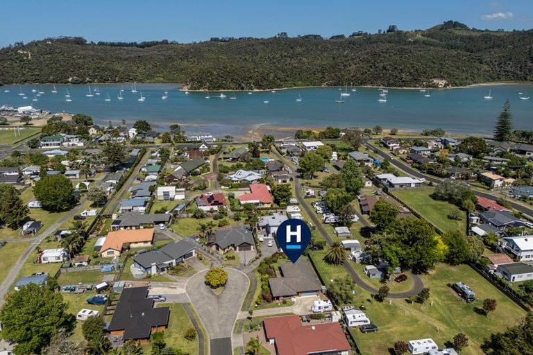 Photo of property in 16 Cobham Lane, Whitianga, 3510