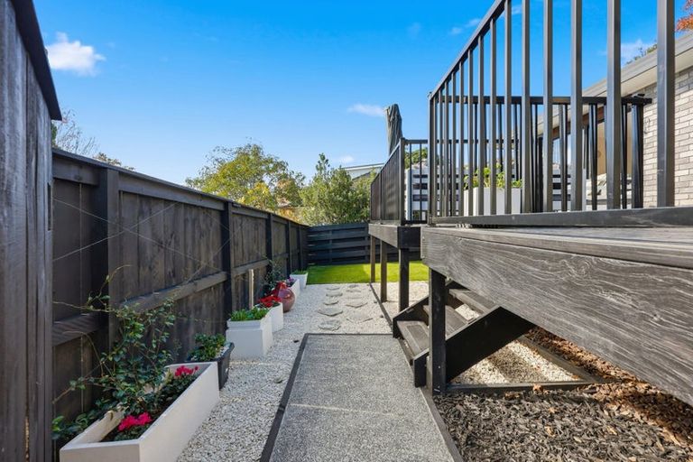 Photo of property in 2/102 Sandspit Road, Shelly Park, Auckland, 2014