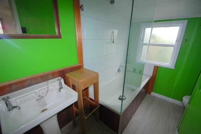 Photo of property in 11 Asquith Terrace, Brooklyn, Wellington, 6021