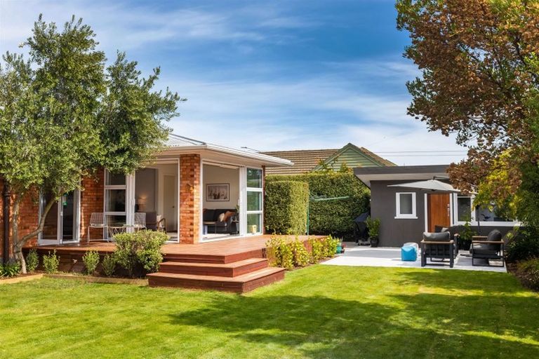 Photo of property in 71 Frankleigh Street, Somerfield, Christchurch, 8024