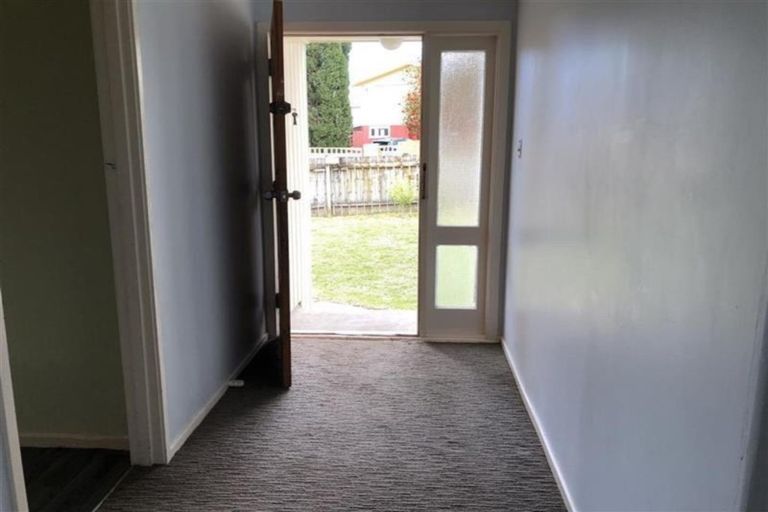 Photo of property in 61 Harrington Road, Henderson, Auckland, 0610