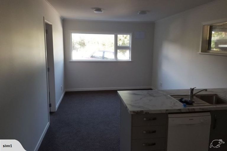 Photo of property in 16 Southern Cross Crescent, Island Bay, Wellington, 6023
