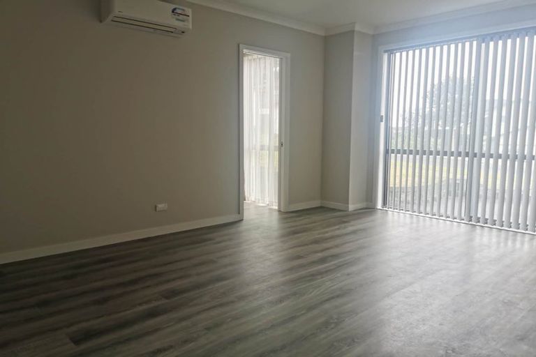 Photo of property in 21 Ascension Crescent, Orewa, 0931