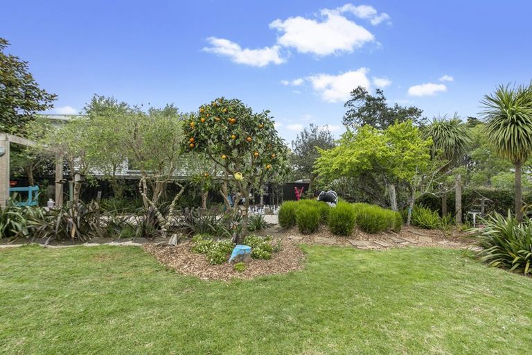 Photo of property in 8 Wellesley Road, Mangere Bridge, Auckland, 2022