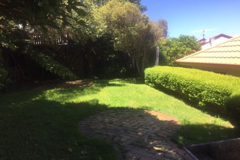 Photo of property in 6 Kapil Grove, Khandallah, Wellington, 6035