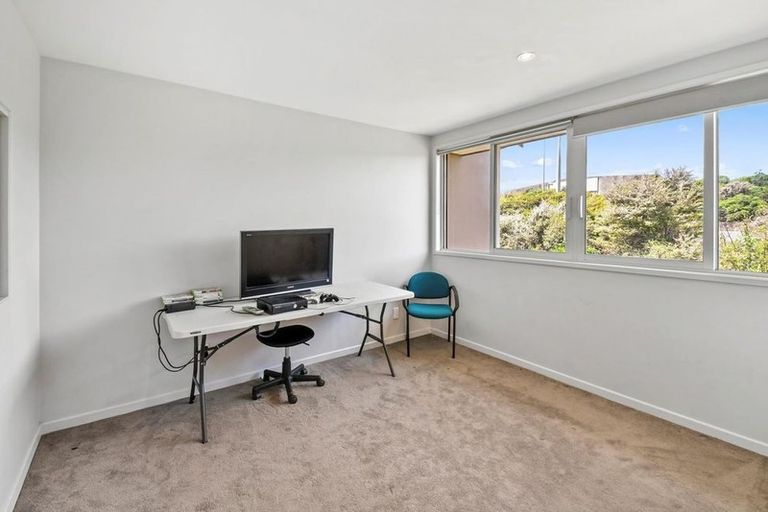 Photo of property in 14 Patiti Parade, Mangere Bridge, Auckland, 2022