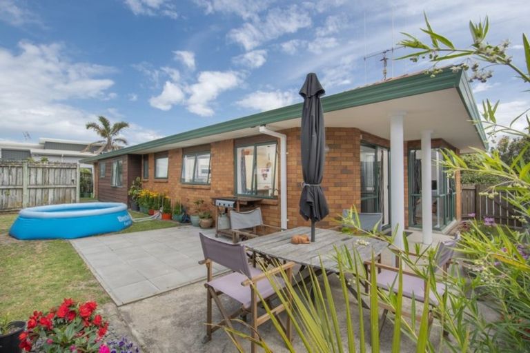 Photo of property in 9a Evans Road, Papamoa Beach, Papamoa, 3118