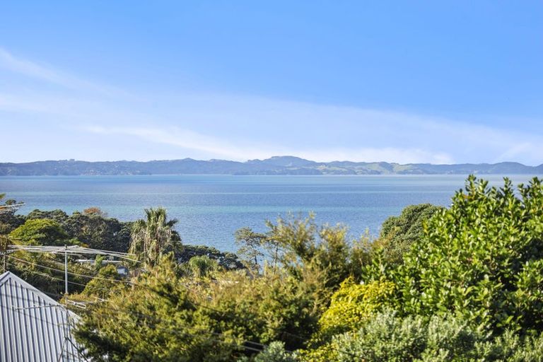 Photo of property in 13 Colmar Road, Mellons Bay, Auckland, 2014