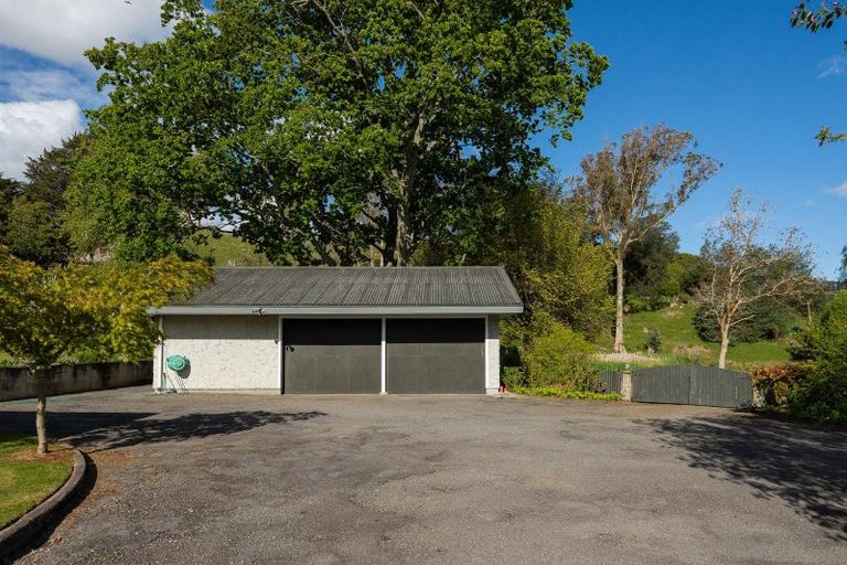 Photo of property in 48 Paraekaretu Street, Hunterville, 4730