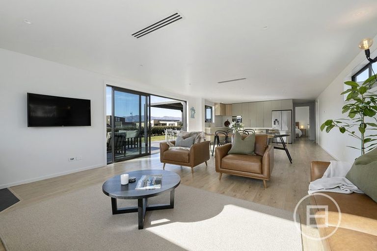 Photo of property in 21 Marjon Drive, Wanaka, 9305