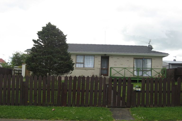Photo of property in 3 Mon Desir Place, Manurewa, Auckland, 2102