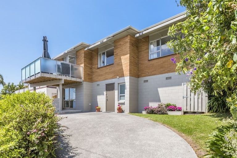Photo of property in 1/14 Beechwood Road, Rothesay Bay, Auckland, 0630