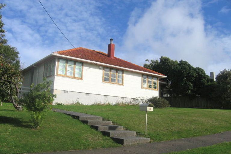 Photo of property in 8 Mexted Crescent, Ranui, Porirua, 5024