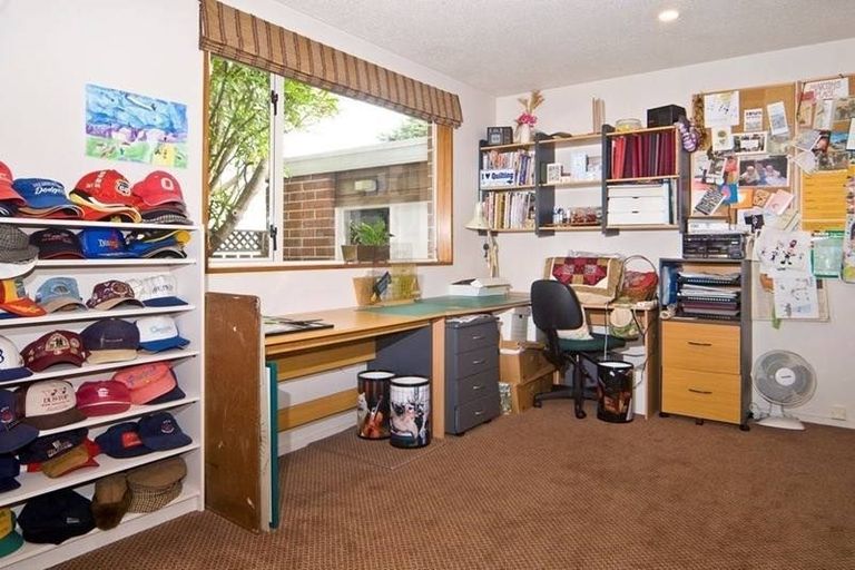 Photo of property in 1/49a Wainoni Road, Wainoni, Christchurch, 8061