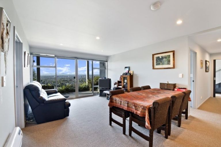 Photo of property in 11 Iles Lane, Cashmere, Christchurch, 8022