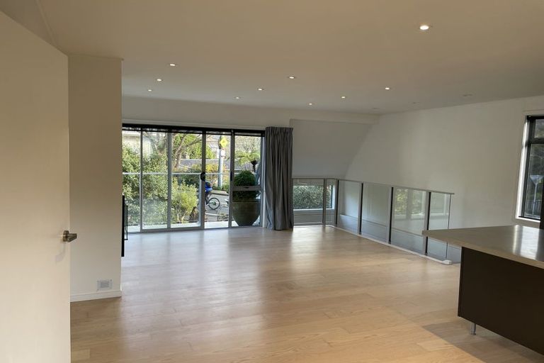 Photo of property in 1/69 Simla Crescent, Khandallah, Wellington, 6035