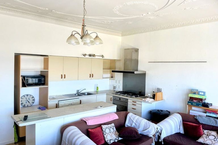 Photo of property in 2 Springfield Terrace, Kelburn, Wellington, 6012