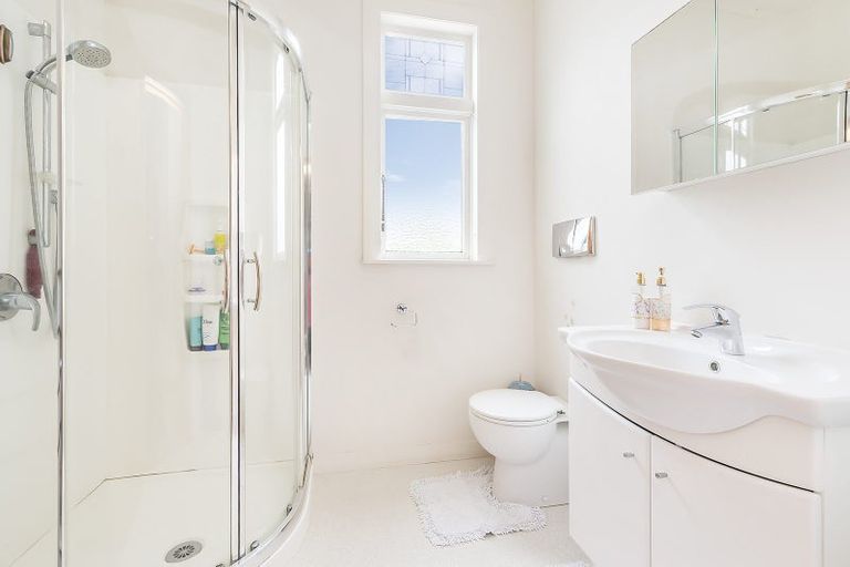 Photo of property in 10 Bruges Avenue, Miramar, Wellington, 6022