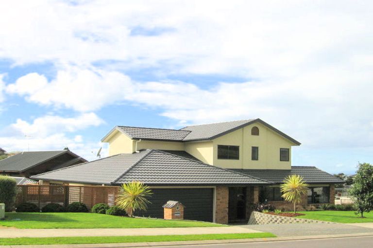 Photo of property in 7 Grovenor Drive, Orewa, 0931