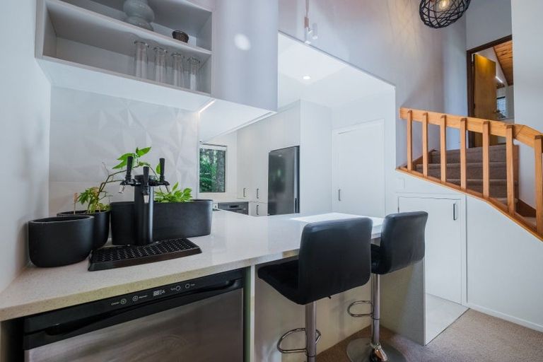 Photo of property in 107 Wirihana Road, Titirangi, Auckland, 0604