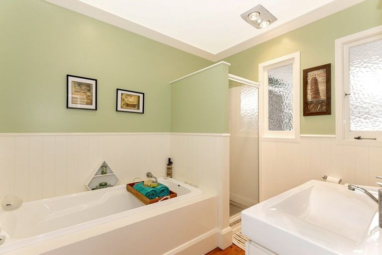 Photo of property in 11 Haronga Road, Inner Kaiti, Gisborne, 4010