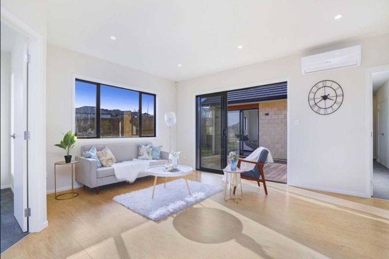 Photo of property in 1 Waikaka Place, Rototuna North, Hamilton, 3210