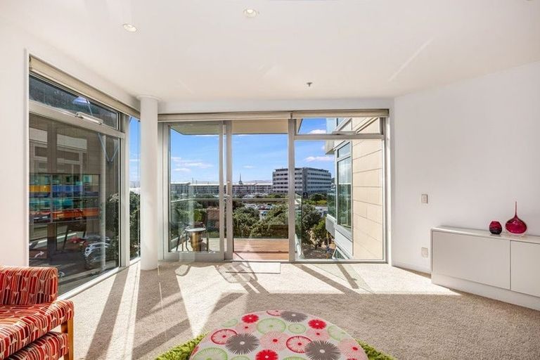 Photo of property in Piermont Apartments, 3d/82 Cable Street, Te Aro, Wellington, 6011