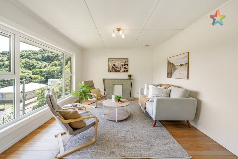 Photo of property in 23 Holmes Grove, Naenae, Lower Hutt, 5011