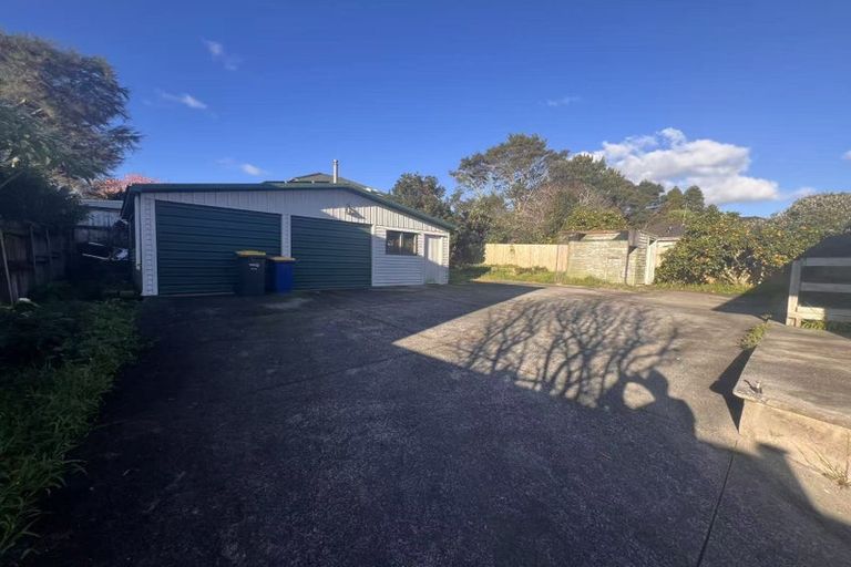 Photo of property in 65 Kervil Avenue, Te Atatu Peninsula, Auckland, 0610