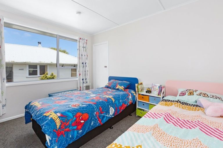 Photo of property in 6 Carbine Place, Ascot Park, Porirua, 5024