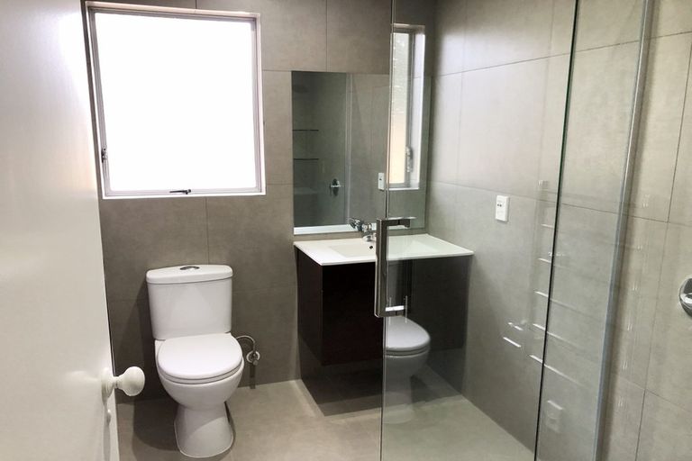 Photo of property in 1/7 Classic Grove, Bayview, Auckland, 0629