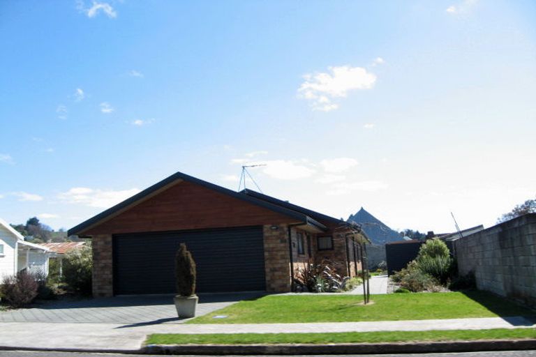 Photo of property in 19 Weka Street, Taihape, 4720