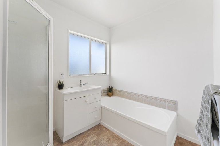 Photo of property in 15a Dennis Taylor Court, Paraparaumu, 5032