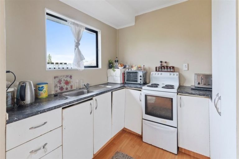 Photo of property in 1/11 Igloo Place, Red Hill, Papakura, 2110