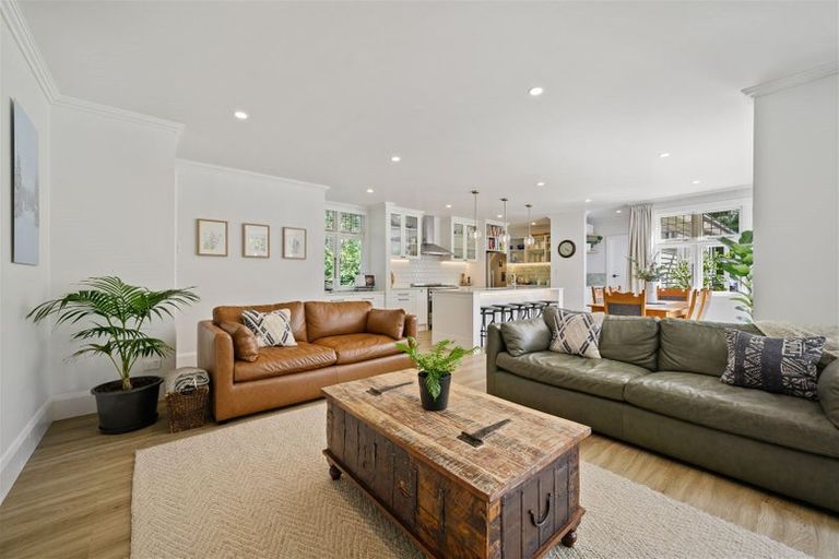 Photo of property in 35 Alpha Avenue, Strowan, Christchurch, 8052