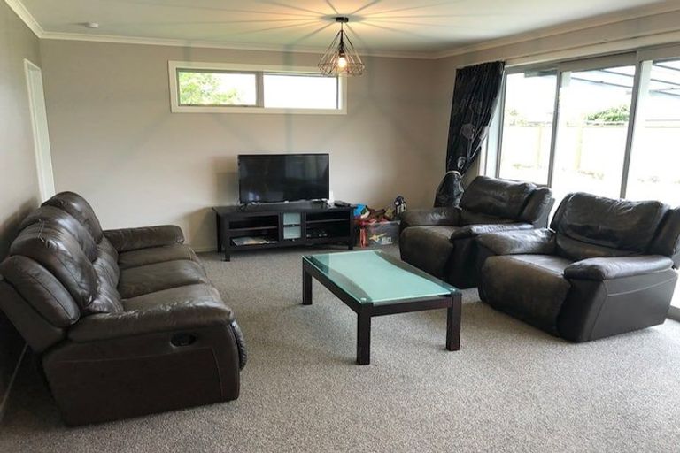 Photo of property in 28 Lawson Burrows Crescent, Te Anau, 9600