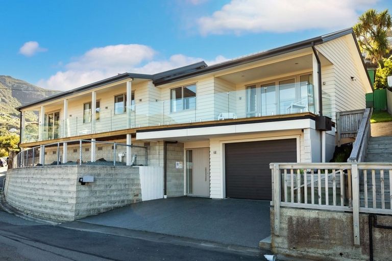 Photo of property in 10 Saint Davids Street, Lyttelton, 8082