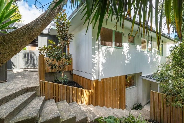 Photo of property in 2/35a Rangatira Road, Beach Haven, Auckland, 0626