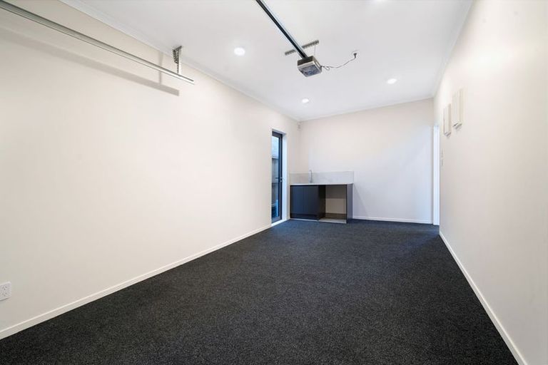 Photo of property in 22b Toru Street, Te Atatu Peninsula, Auckland, 0610