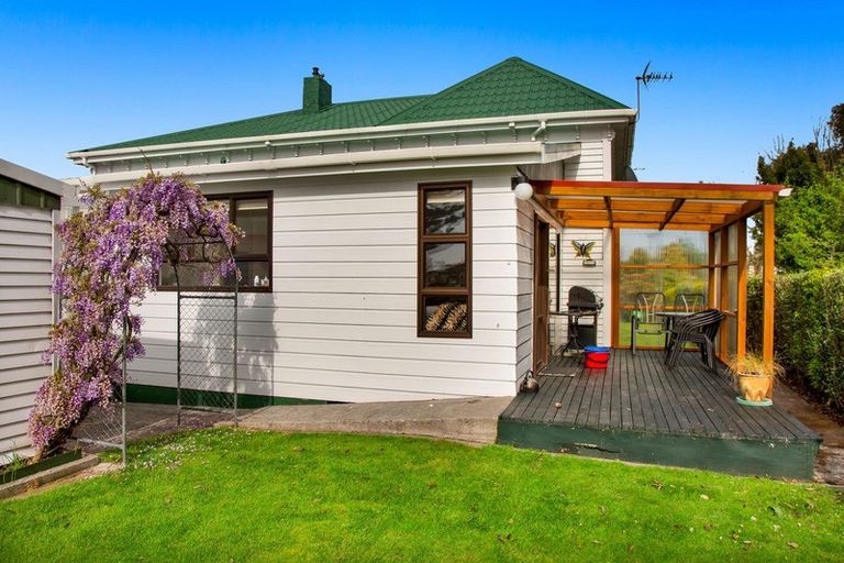 Photo of property in 4 Riverside, Kaponga, Hawera, 4679
